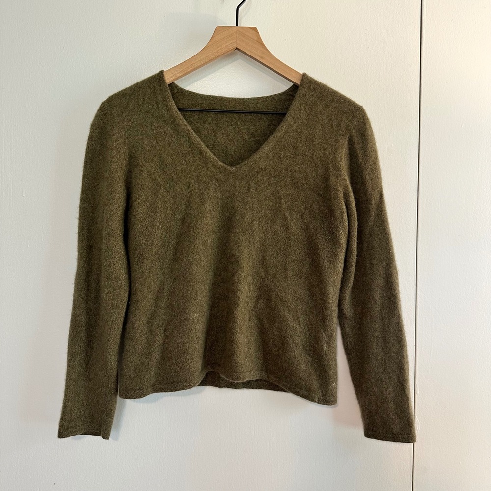 Women's Olive Moss Green Wool V-Neck Long Sleeve Pullover Sweater, Size S